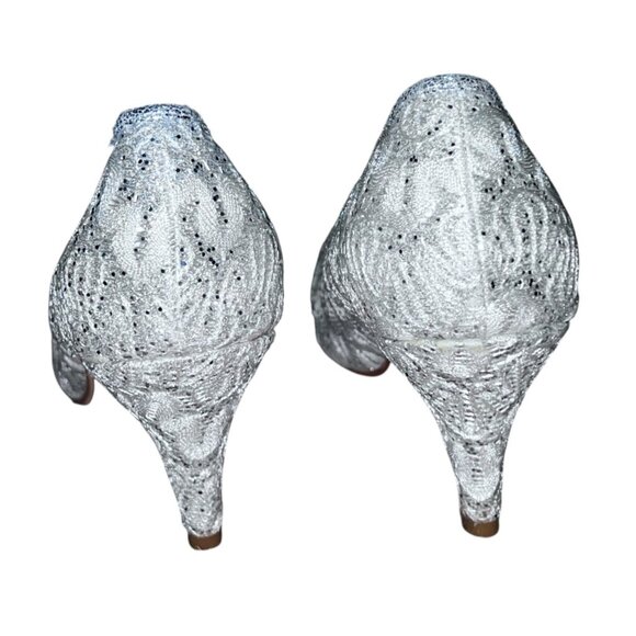 Wild Rose Pointed Toe Silver Lace Kitten Heel Pumps Size 8.5 Womens Closed Toe S - Picture 7 of 11